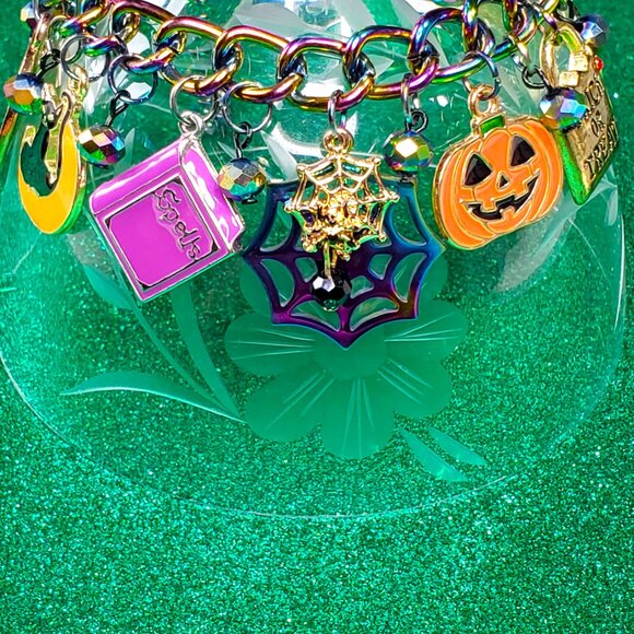 Halloween Charm Bracelet, Pumpkins, Ghost, Spider Webs, Cat - Picture 4 of 10